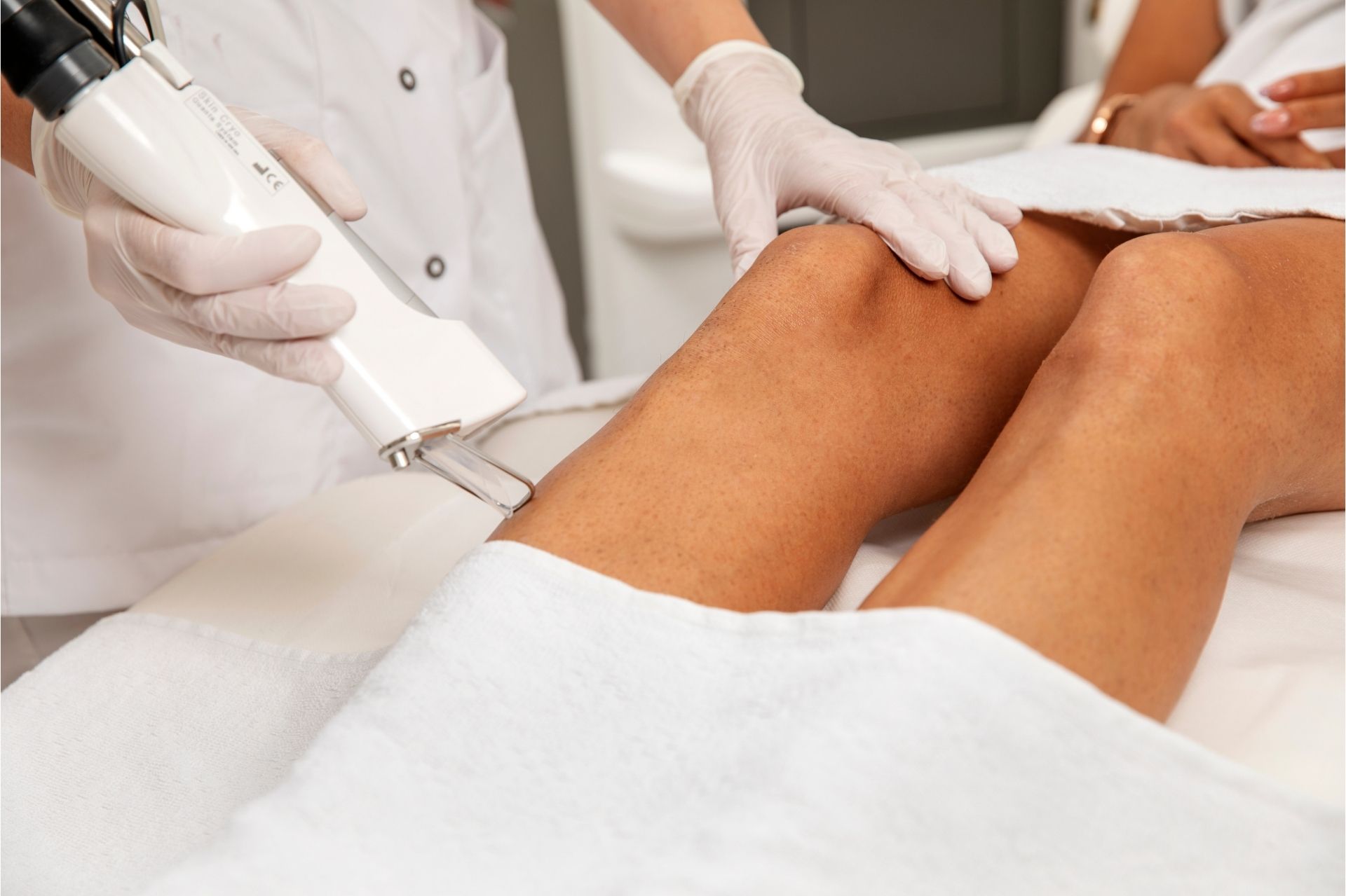 Cliënt bij Laserkliniek Zwolle, nabij Hengelo, voor een professionele laserbehandeling.