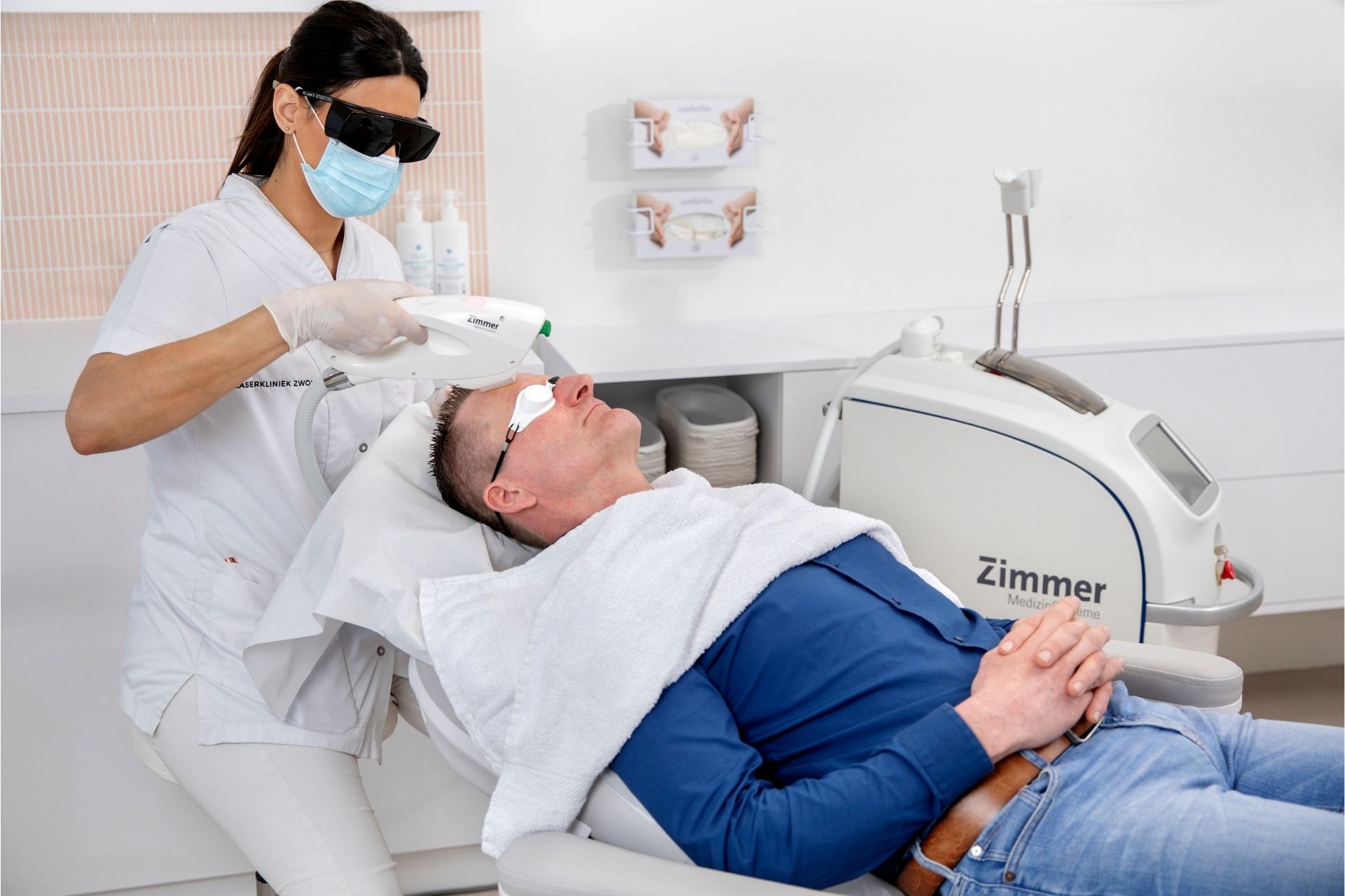 Cliënt bij Laserkliniek Zwolle, nabij Hattem, voor een professionele laserbehandeling.