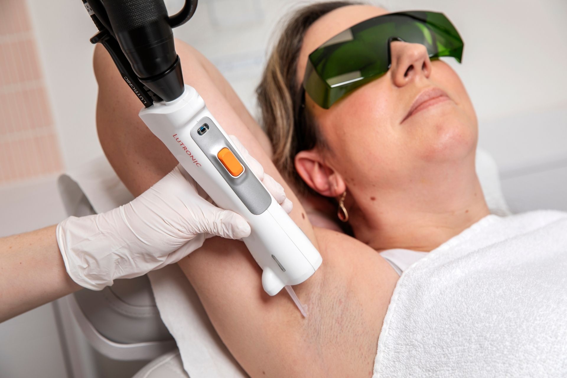 Cliënt bij Laserkliniek Zwolle, nabij Doornspijk, voor een professionele laserbehandeling.