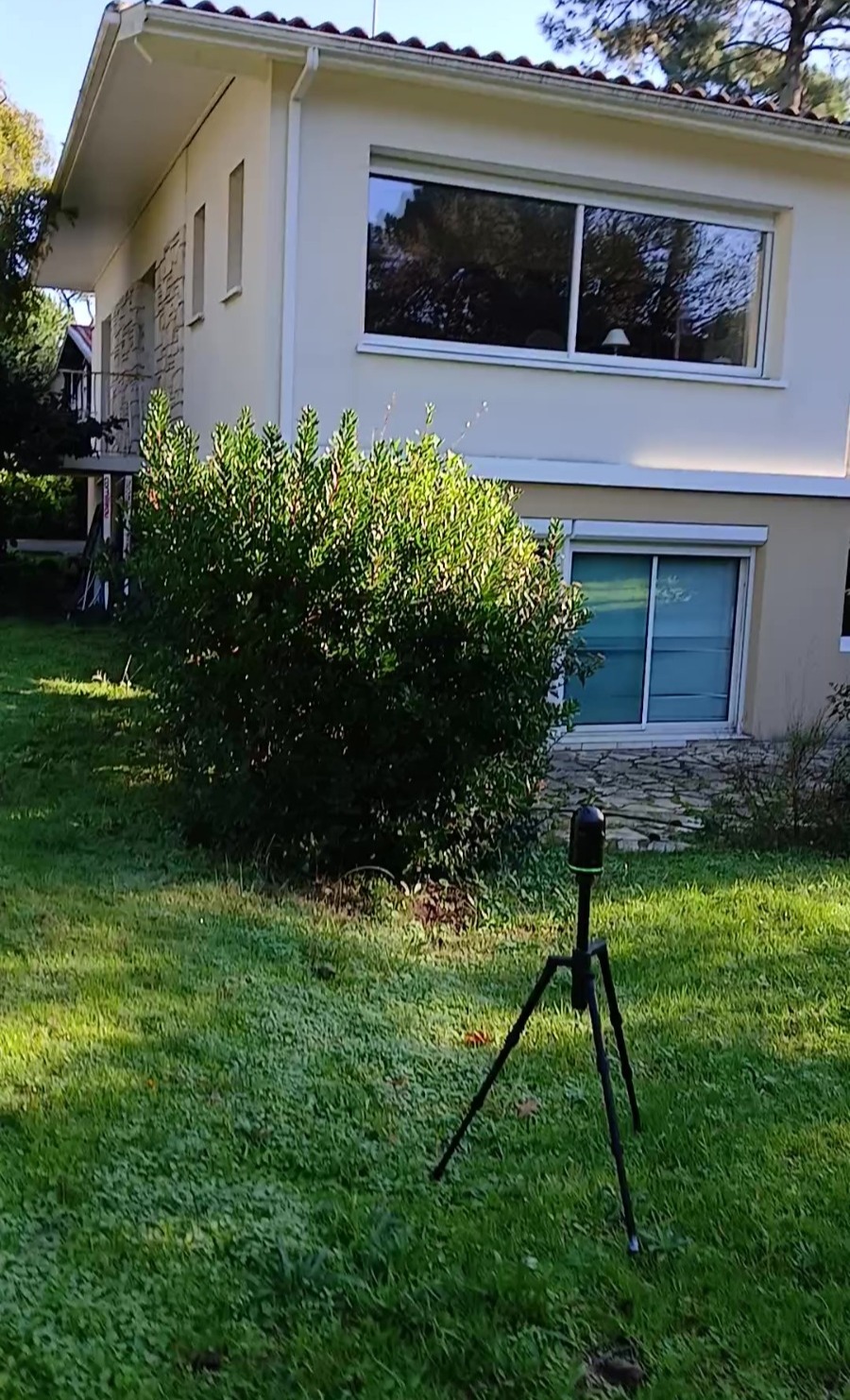 Scanner 3D en prise de mesure pour la rénovation de cette villa des années 70 à Arcachon