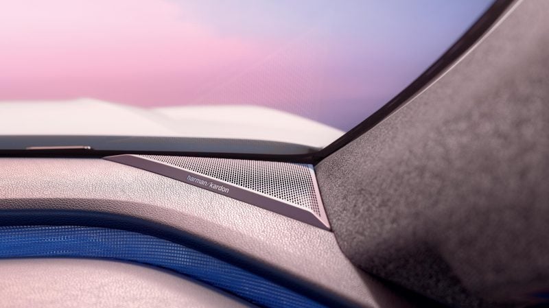 Les constructeurs généralistes proposent aussi des systèmes audio plus haut de gamme comme avec Harman Kardon chez Renault.