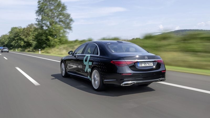 Si la République Tchèque annonce que 60% des accidents sont liés à des erreurs humaines, nous ne pensons pas que la conduite autonome de niveau 3 changera fondamentalement la donne dans la mesure où la grande majorité des accidents se produisent en dehors du réseau autoroutier. 