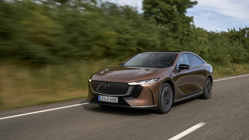 Bien que la Mazda 6e repose sur la Changan Deepal SL03, la berline électrique japonaise affiche un ADN propre à la marque.