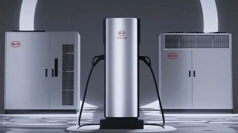 Le gouvernement chinois a fixé un objectif de plus de 100 000 bornes ultra-rapides d’au moins 1 000 kW d’ici trois ans. 