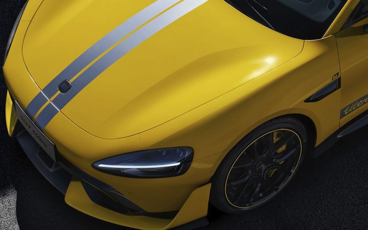 Quand Ferrari scrute une supercar chinoise : la Xiaomi SU7 Ultra attise la curiosité à Maranello