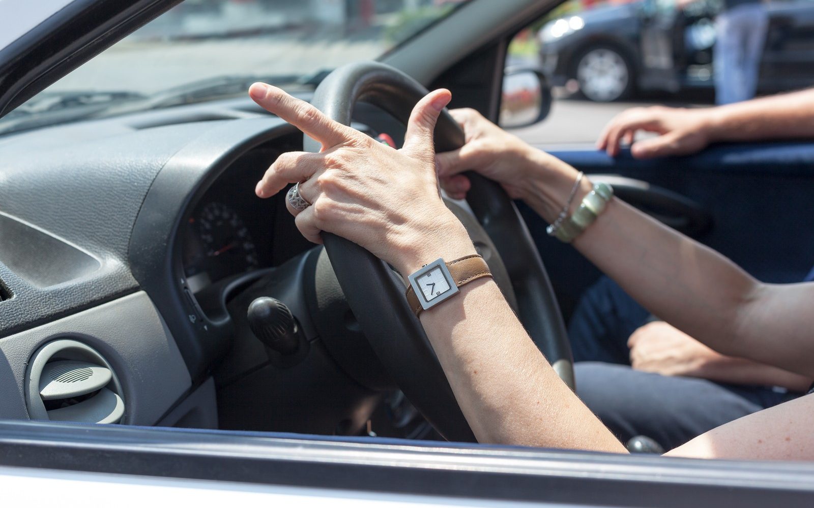 Permis de conduire : le gouvernement sort l’artillerie lourde pour réduire les délais !
