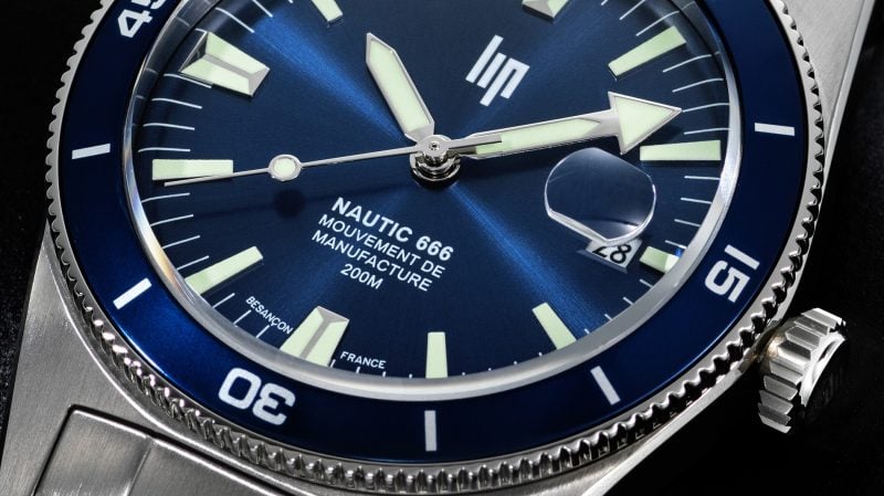 Plus que le chiffre de l'Antechrist, la Lip Nautic 666 signe aussi son étanchéité jusqu'à - 200 mètres. 