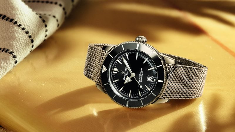 Cette nouvelle SuperOcean Heritage intègre un moteur automatique B31 à la régularité de marche certifiée par le COSC (variations de - 4 secondes à + 6 secondes/jour). 