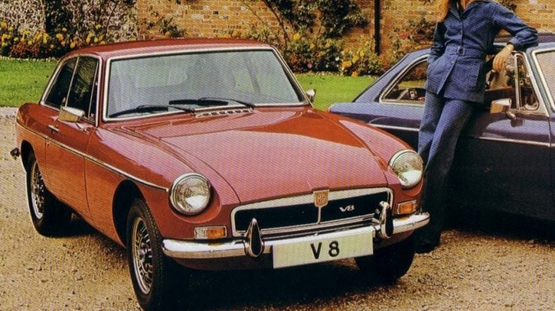 La frêle MGB n'avait pas prévue de recevoir un V8 à son lancement.