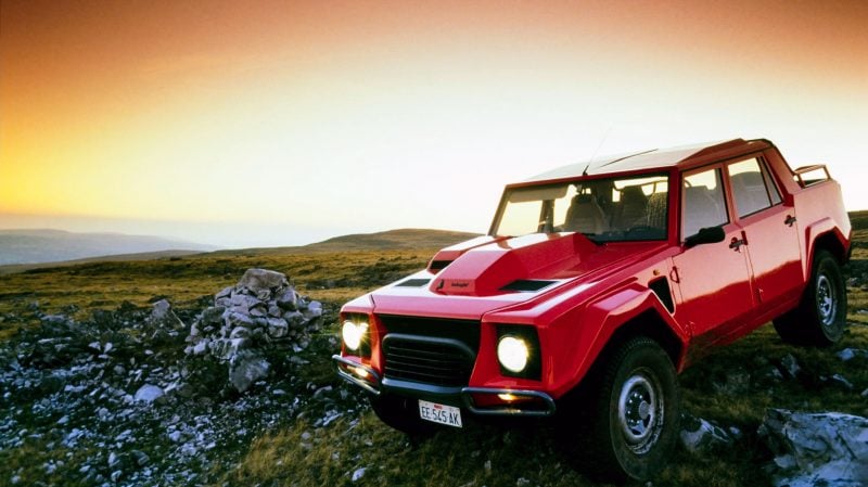 Projet militaire qui a échoué le LM002 est devenue un engin extravagant pour riches amateurs.