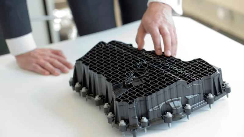 Les carters d'huile plastique permettent de gagner du poids