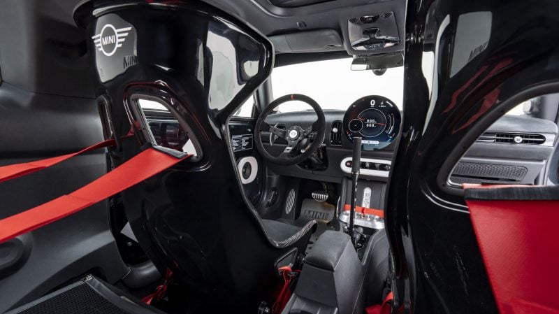 La Mini "The Machina" est taillée pour le circuit et le rallye.