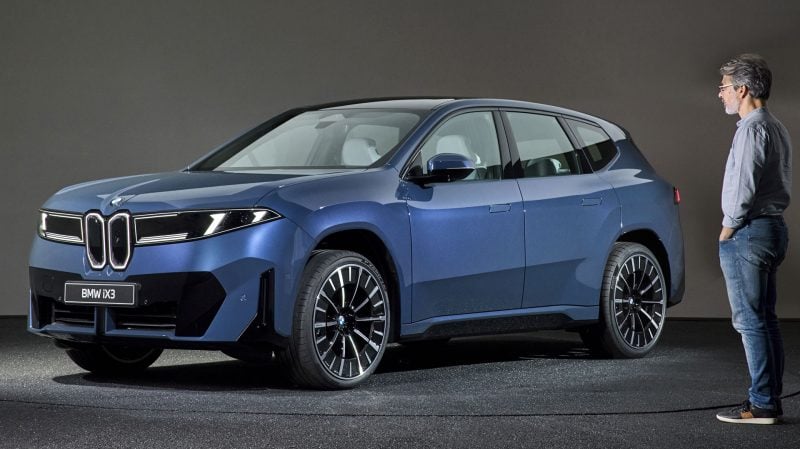 Voici le BMW iX3 Neue Klasse, il arrivera en concessions en mars 2026.