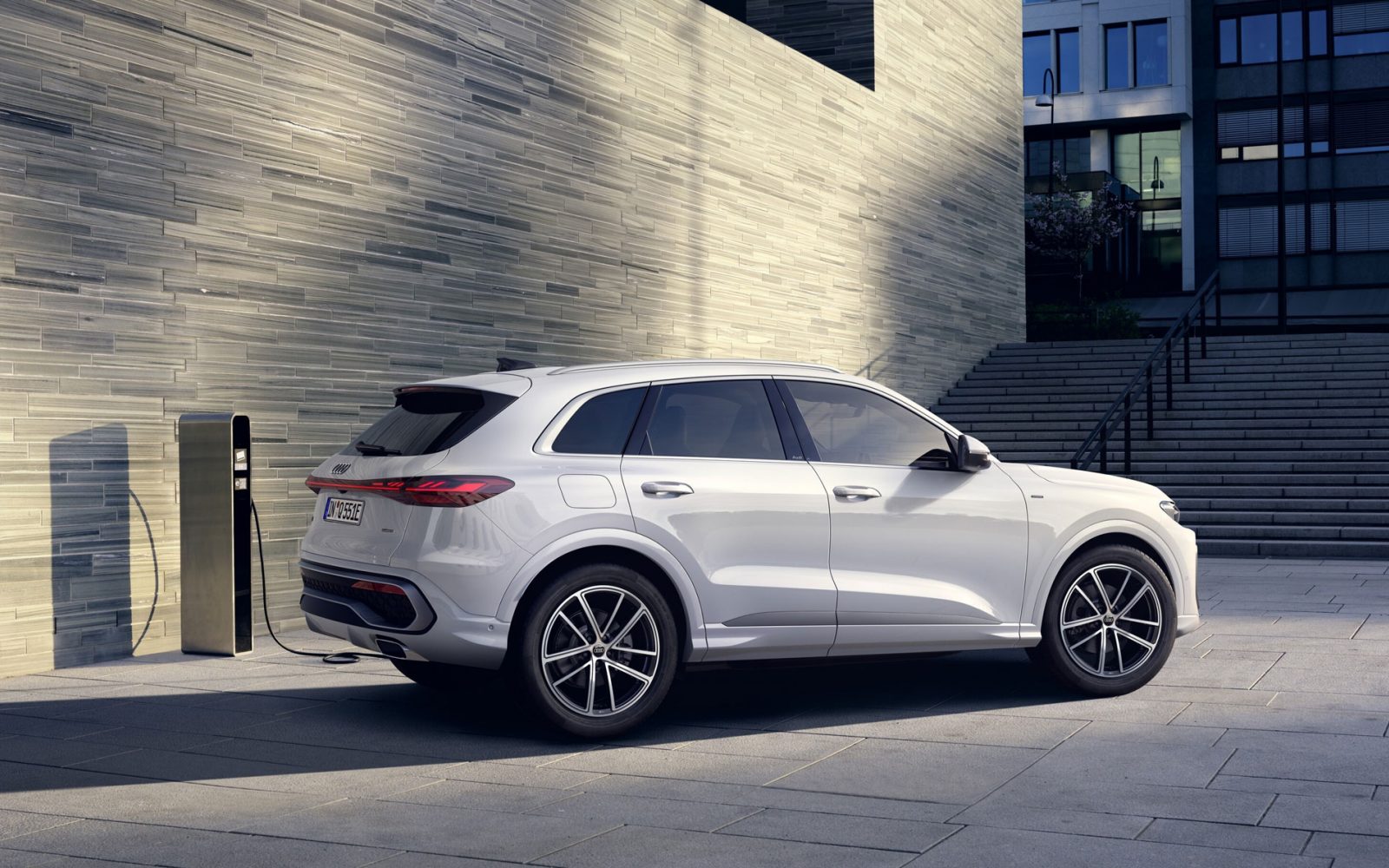 Hybrides rechargeables : pourquoi leur image écolo s’effondre auprès des experts