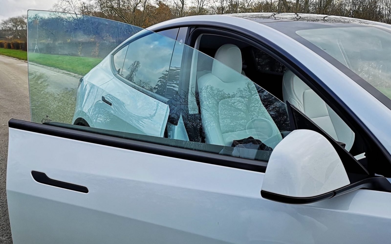 Pourquoi la Chine veut dire stop aux poignées de voiture futuristes (et pourquoi ça va tout changer)