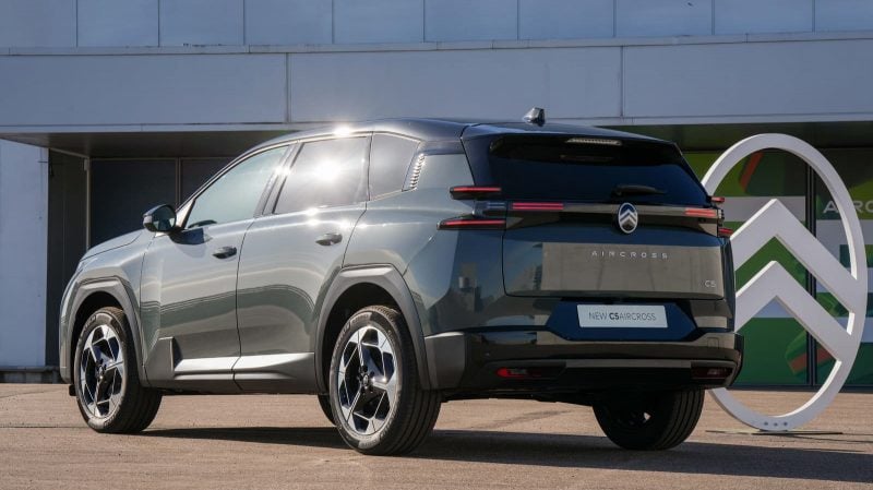 Le nouveau C5 Aircross, qui reprend assez fidèlement les traits du concept-car qui l'annonçait au dernier Mondial de Paris 2024, sera au salon de Lyon 2025.