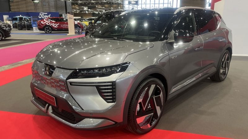 Première mondiale pour le Mitsubishi Eclipse Cross au salon de Lyon 2025.