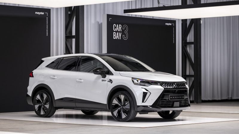 Le Mitsubishi Grandis est le clone du Renault Symbioz.