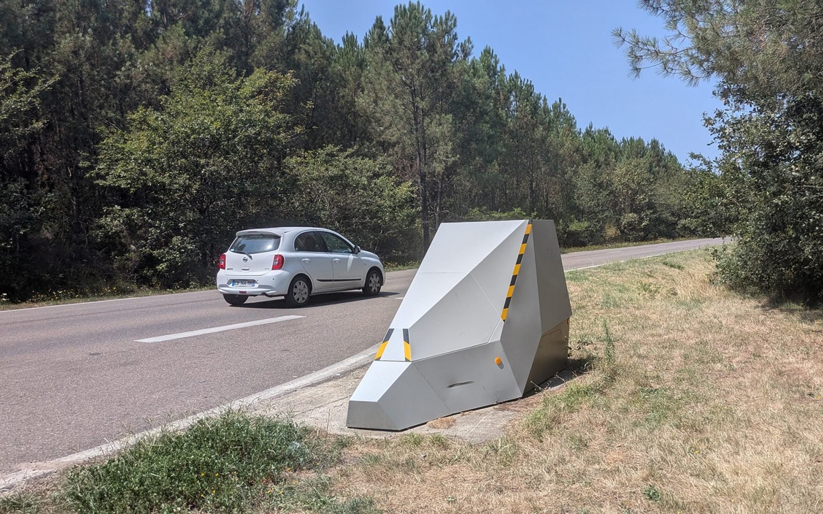 Attention aux nouveaux radars urbains : des flashs invisibles qui piègent de plus en plus d’automobilistes