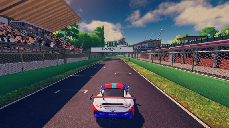 Le circuit d'Imola en Italie fait partie des tracés présents dans iRacing Arcade.