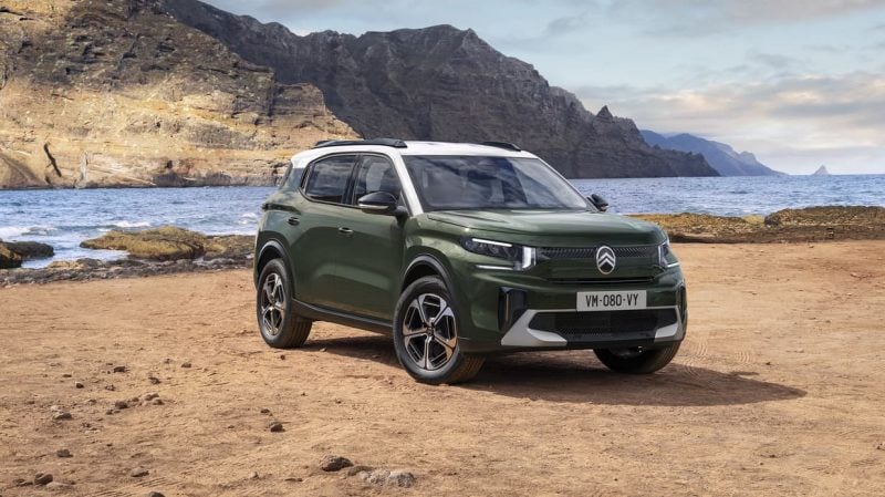 La nouvelle ë-C3 Aircross se prive aussi de la peinture métallisée pour pouvoir être proposée à partir de 119 €/mois dans le cadre du leasing social.