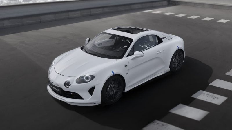 L'actuelle Alpine A110 vite démodée après l'arrivée de la nouvelle