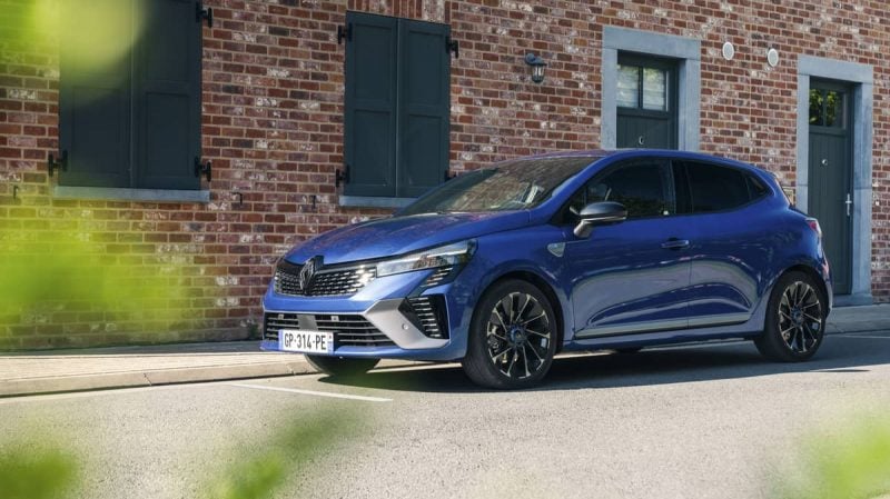 Au cumul depuis le début d'année, la Renault Clio reste largement en tête des ventes avec 82 746 immatriculations, contre 62 089 pour sa dauphine Peugeot 208 II (Chiffres PFA).