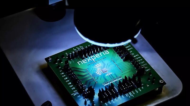 Crise Nexperia, quand une guerre commerciale menace de paralyser l’industrie automobile mondiale et fait planer le spectre de la crise des semi-conducteurs.