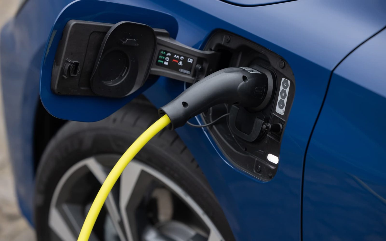Hybrides rechargeables après 2035 : bon plan ou piège pour le budget des Français ?