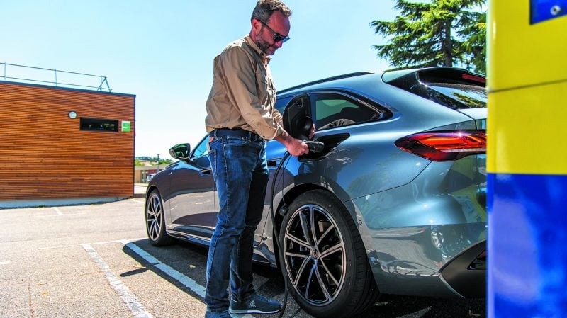 L'un des grands problèmes de la technologie hybride rechargeable c'est qu'elle est mal utilisée. Aussi, le surconsommation batterie vide est généralement mal gérée. 