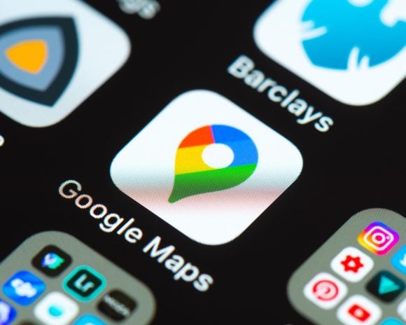 Google Maps mémorise enfin automatiquement l’emplacement de votre voiture garée, grâce à la connexion avec la voiture. Valable uniquement sur iOS pour le moment. © Yaya Images