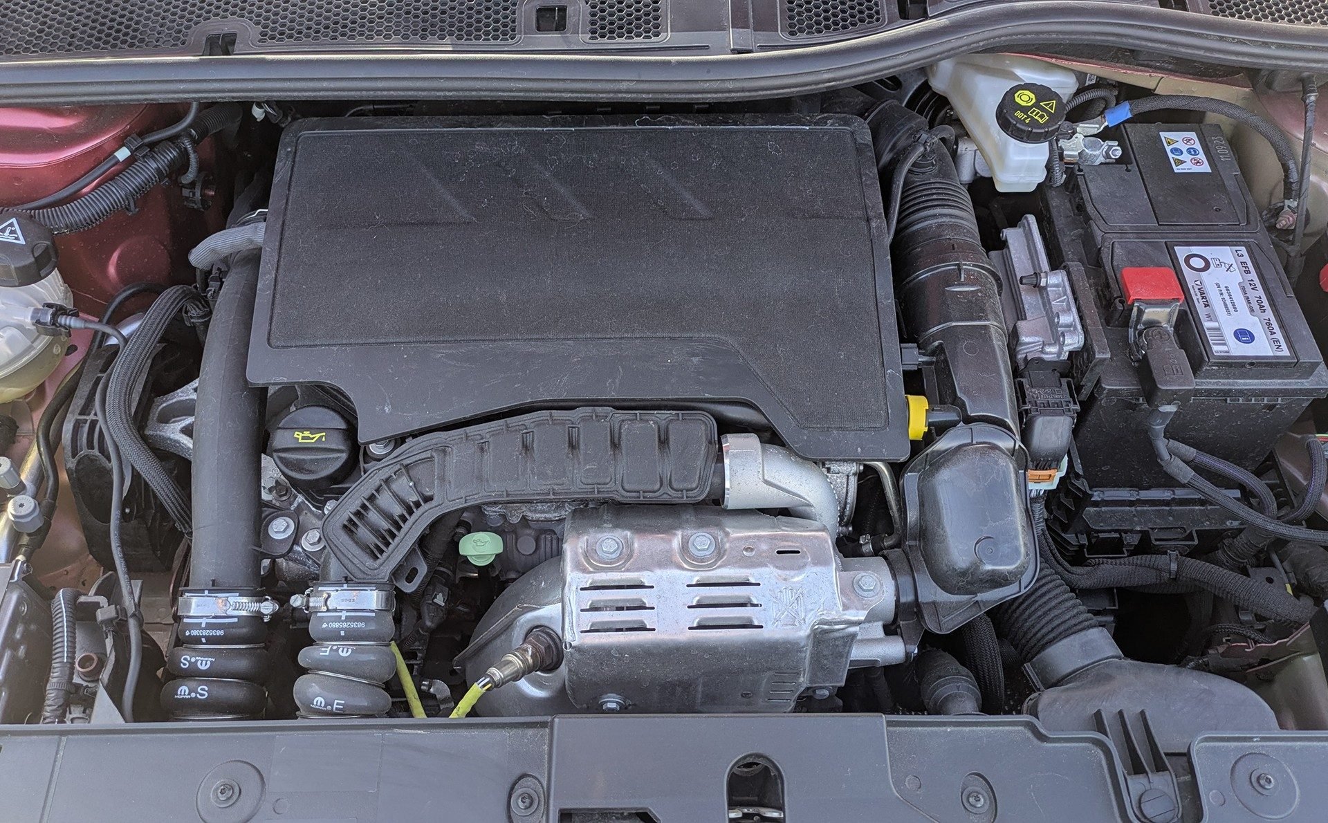 Version à courroie: cache-moteur sans bouchon de remplissage d'huile