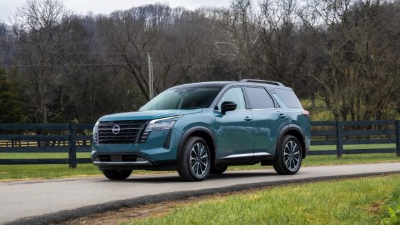 Ce nouveau Pathfinder fait partie des deux premiers modèles Nissan dotés d'un chargeur sans fil Qi2 aux Etats-Unis.  © Nissan