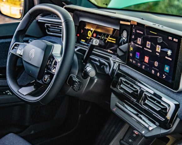 Google et Qualcomm promettent jusqu’à 10 ans de mises à jour pour Android Automotive afin d’éviter l’obsolescence logicielle des voitures connectées