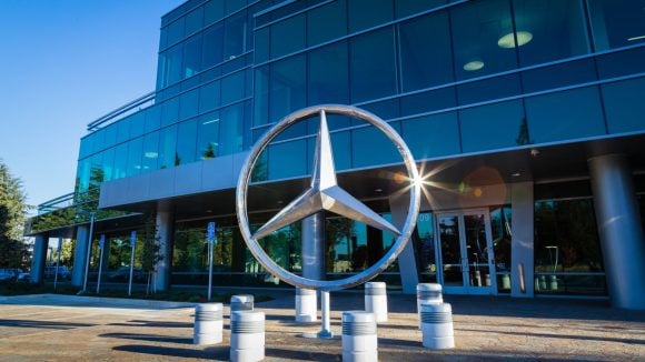 Incitations fiscales et pression commerciale autour de Mercedes-Benz aux États-Unis