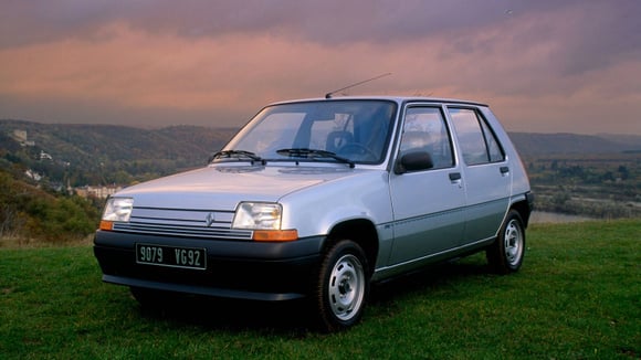 Le fond noir a été largement utilisé sur les plaques françaises jusqu’au début des années 1990.