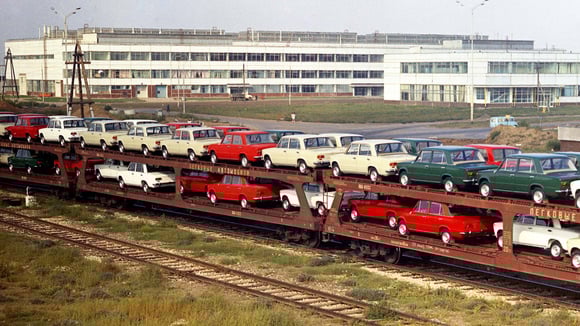 Fiat aide l’URSS à produire la VAZ 2101 en grande quantité