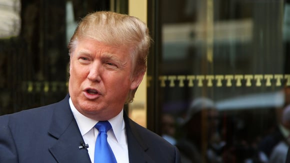 La Maison-Blanche présente la mesure comme un vaste mouvement de dérégulation, censé faire baisser le prix des voitures neuves.