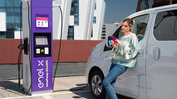 En Italie, le prix de la recharge rapide peut atteindre 0,99 € par kWh.