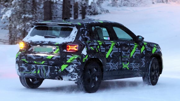 Prototype camouflé du Jeep Avenger restylé