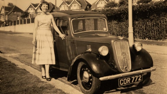 Dereck et Audrey Evans ont commencé leur histoire automobile avec une Austin 7