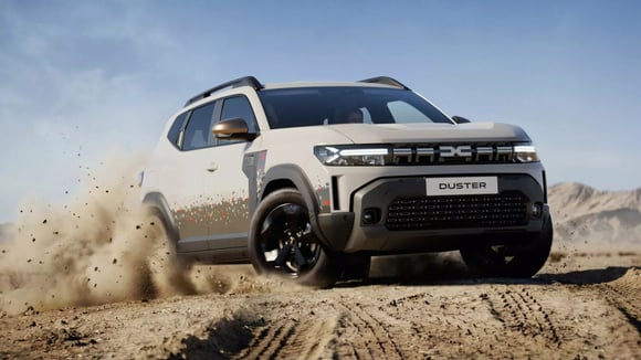 Le Dacia Duster Spirit of Sand se distingue par ses autocollants latéraux