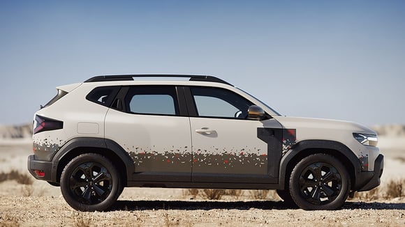 Décoration latérale spécifique sur le profil du Dacia Duster Spirit of Sand