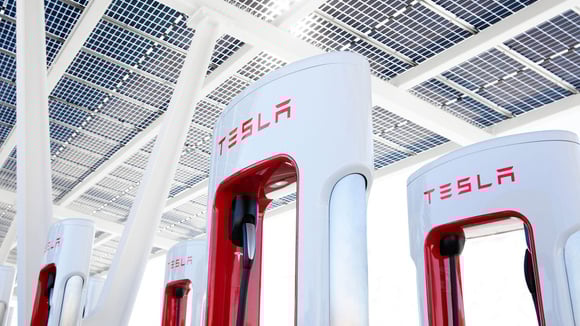 Sabotage d’un Supercharger Tesla en Suède : les motivations ne sont pas uniquement écologiques