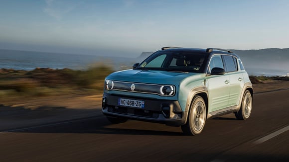 La Renault 4 E-Tech doit encore patienter avant de bénéficier du super-bonus.