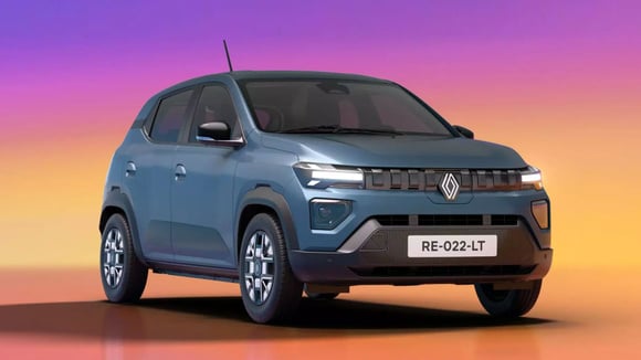 La Dacia Spring transformée en Renault Kwid E-Tech avec une calandre spécifique et des logos Renault