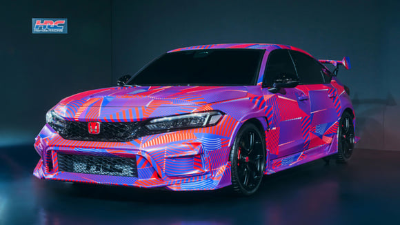 Sous un camouflage coloré, le concept Honda Civic Type R HRC laisse deviner les éléments de la version définitive.