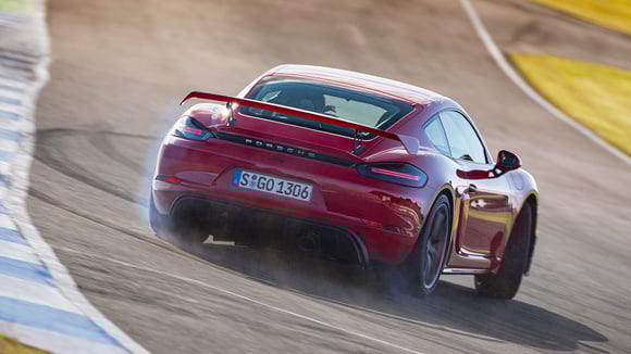 L’arrêt de modèles thermiques rentables a pesé sur les ventes de Porsche