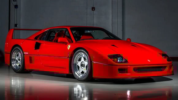 Ferrari F40 pouvant retourner en Suède pour éponger des dettes