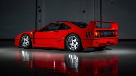 Ferrari F40 potentiellement liée à des véhicules dissimulés par Kvalintena AB